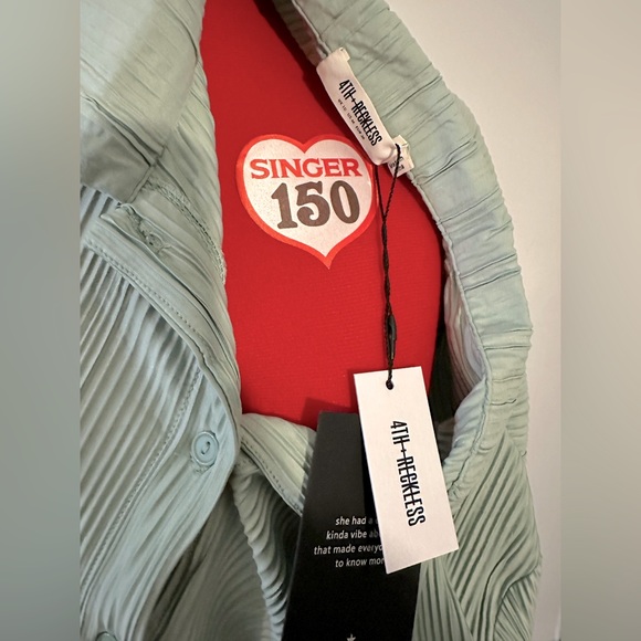 4th & Reckless Oversized Sage Green Plisse Shirt - US size 6 - Picture 7 of 8